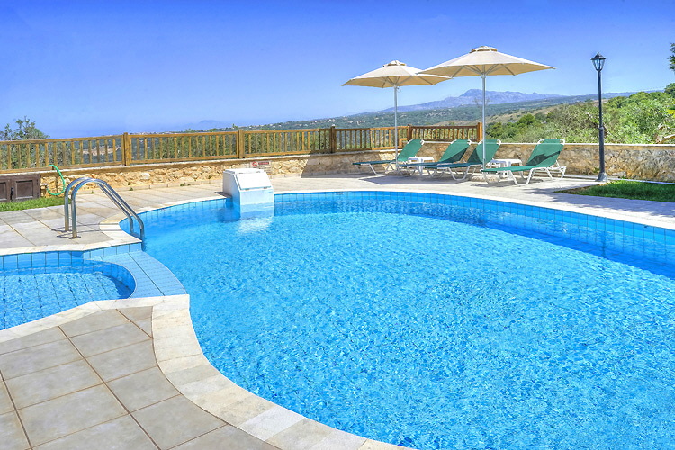 Villa Elessa - Swimming pool with paddling-pool