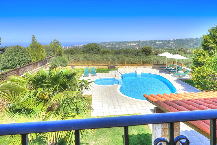 Villa Elessa - Pool and sea view